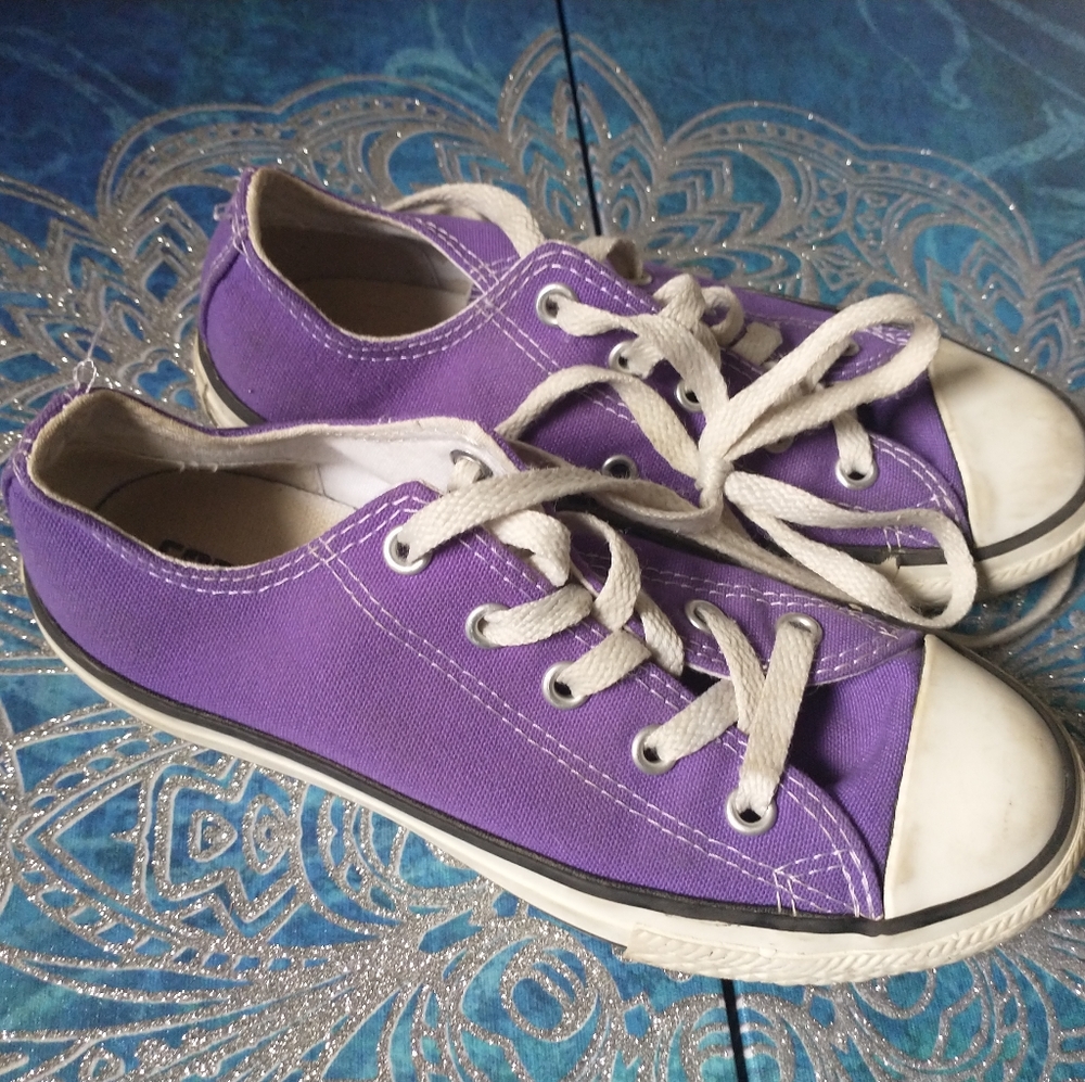 Girl's Converse